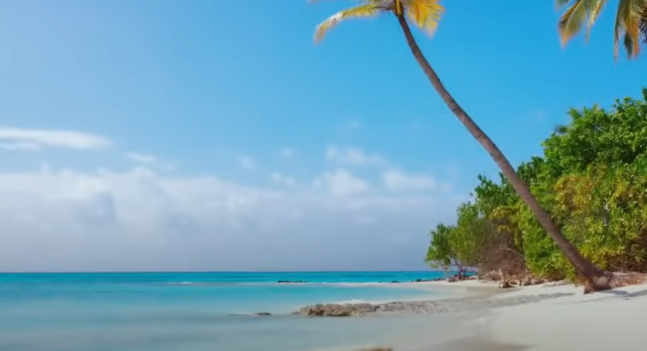 Dharavandhoo Island