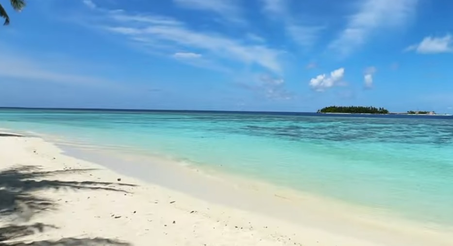 Huvahendhoo Island