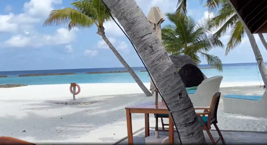 Veligandu Island